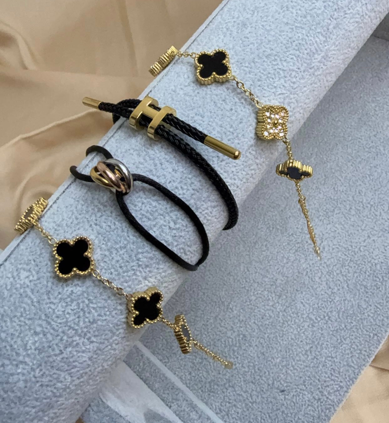 Black Bracelet Set
